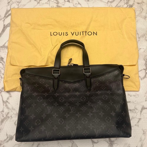 Louis vuitton explorer - louis, m40566