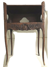 Comodino Provenzale  luigi XV decori scolpiti 