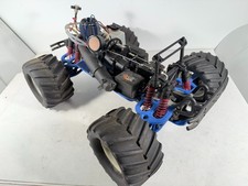 TRAXXAS T-MAXX 2.5 NITRO MONSTER TRUCK 1/10 4x4 con MOTORE 3.3, PROGETTO SLIDER
