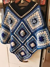 Poncho In Lana Lavorato All'uncinetto