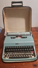 Macchina da Scrivere Olivetti LETTERA 32 con cartella