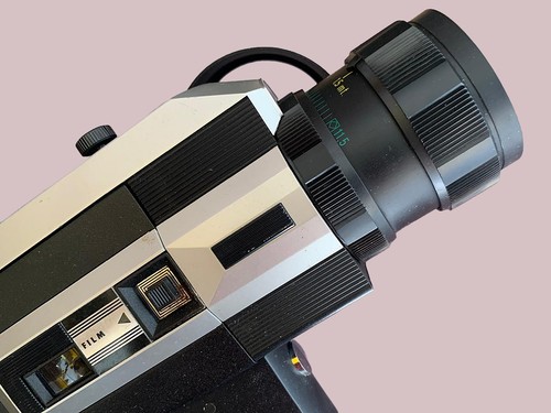 Cinepresa vintage per