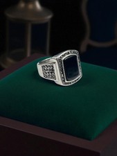 Anello da uomo  Acciaio Chirurgico con Onice Nero e Zirconi misure 9, 10, 11, 12