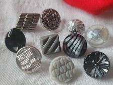 Lotto 10 Bottoni Antichi IN