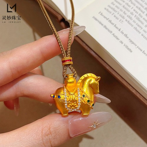 Collana con ciondolo cavallo