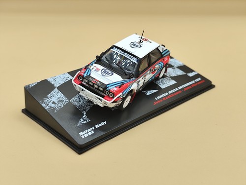 Lancia delta intégrale - 1/43,