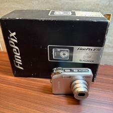Fujifilm FinePix V10 fotocamera digitale 5 MP 3x zoom ottico argento sensore CCD