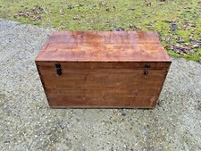 BAULE A CODA DI RONDINE IN ABETE MASSELLO PRIMI 900