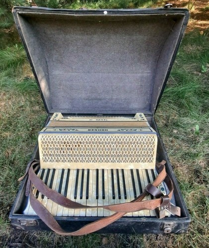 Accordion hohner tango iii - accordion,