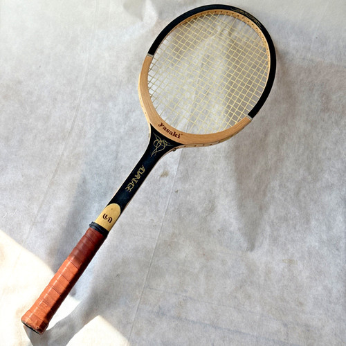 Racchetta tennis vintage in - vintage,