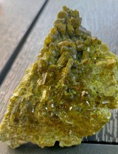 Epidoto Piastrina Ricca Cristalli Brillanti Estetico Ossola Valle Antrona 