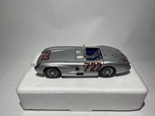 1:24 MERCEDES-BENZ 300 SLR