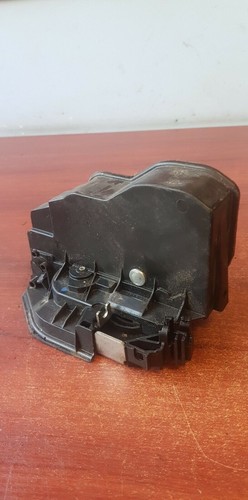 Attuatore serratura porta