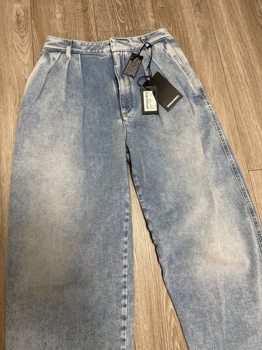 565 nwt dsquared2 denim - nwt,