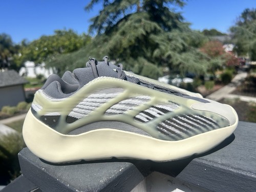 Adidas yeezy 700 - 700, fade