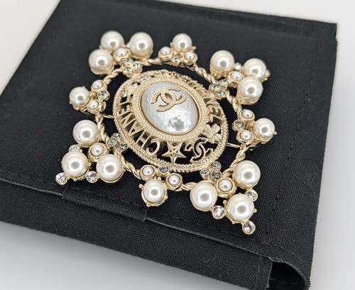 Spilla chanel forma di - spilla,