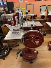 berkel mod 115 restaurata rossa con piedistallo