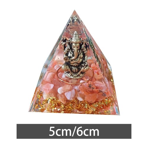 Piramide vetro con statua - di,