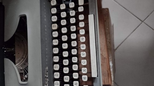 Macchina scrivere antiche e - scrivere,