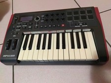 Novation Impulse 25 Controller Midi USB + Custodia Soft Case In OMAGGIO