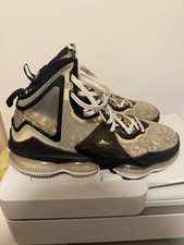 Size 9.5 - Nike LeBron 19