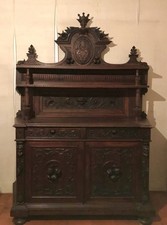 Credenza in noce - Stile
