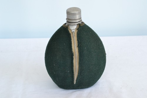 Vecchia borraccia militare - vecchia,