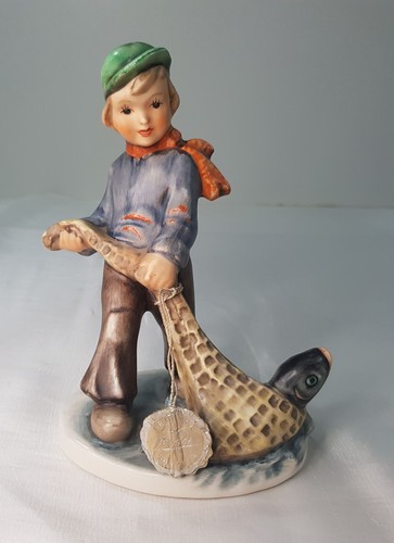 Figurina ceramica ragazzo - ceramica,
