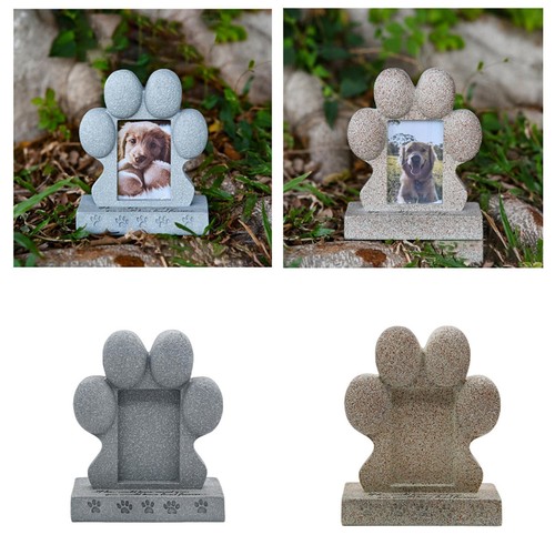 Lapidi commemorative per - , cani