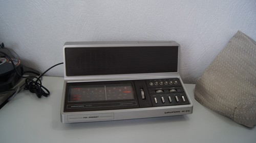 Rare radio table grundig - de,