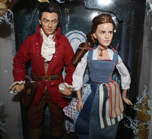 Disney store belle gaston - belle,