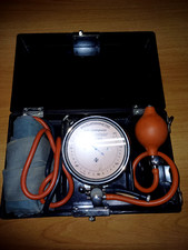 Sfigmomanometro manuale, marca Altera. Oggetto antico da collezione, Misuratore 
