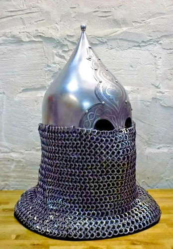 Elmetto medievale cavaliere