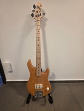 Basso elettrico Sterling di