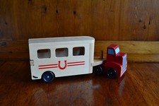 Wooden Doug & Melissa Classic