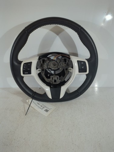 Volante toyota yaris hatchback - volante,