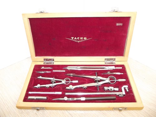 Set attrezzi disegno - di, da