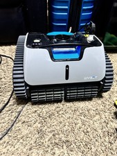 robotic pool vacuum