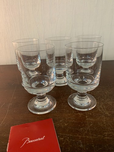 Uni wine glasses model in - model?,