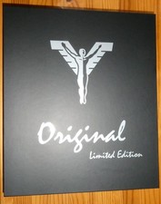 Felpa Carlo Colucci, Edizione