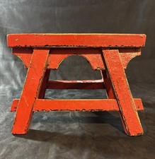 Sgabello vintage rosso in