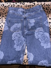 Jeans a vita alta a gamba