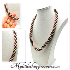 Collana con motivo a spirale