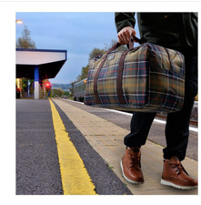 BARBOUR Torridon Tartan Holdall Weekend Prezzo al pubblico consigliato $ 200 Perfetto per breve viaggio/trasporto