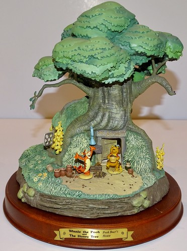Wdcc pooh bear - pooh, house