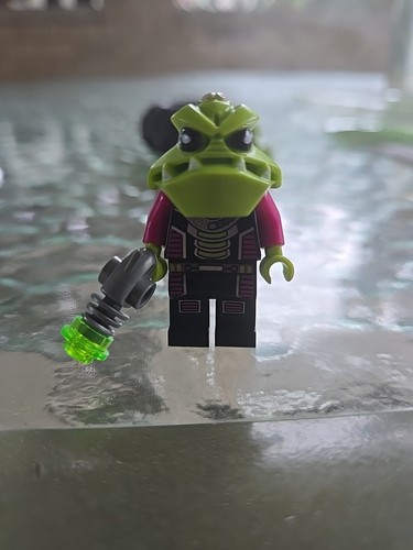 Lego alien trooper minifigure - alien,