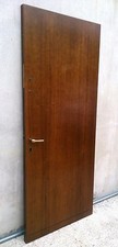ECCEZIONALE PORTA ANNI 70 CM 86 X 211 CON SPIONCINO E MANIGLIE - FINITURA NOCE