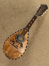 Antico mandolino italiano con
