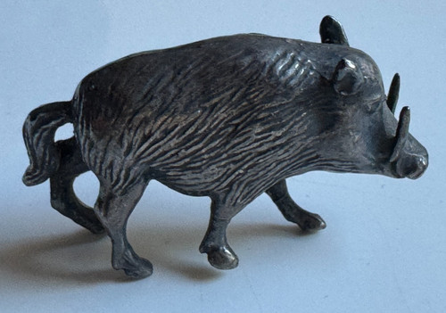 Oggetto vetrina cinghiale - , in