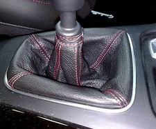 CUFFIA CAMBIO compatibile ALFA ROMEO GIULIETTA VERA PELLE NERA cuciture rosse